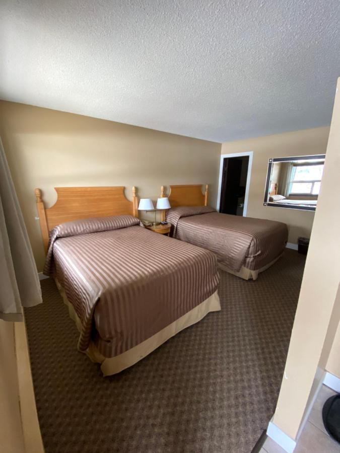 Twin Creeks Motel Lumby Zewnętrze zdjęcie